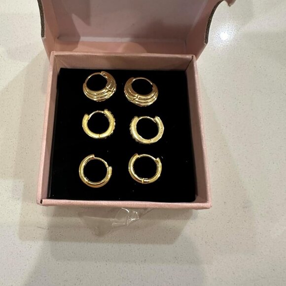 Gold Hoop Earrings Set for Women, 14K Small Huggie Earrings for Multiple Piercin - Picture 4 of 10